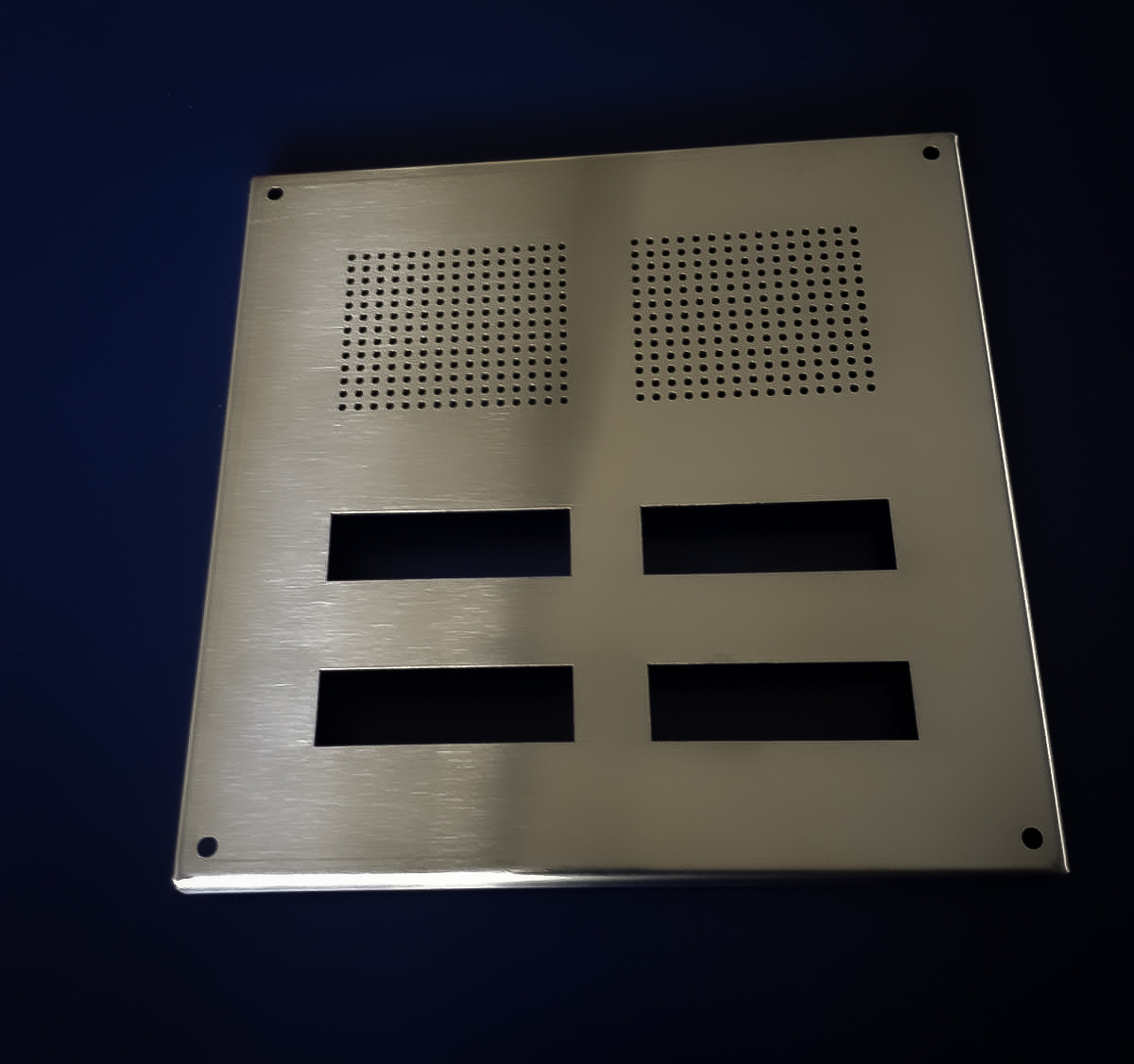 JB METALL – Ihr Partner für präzise Stanzarbeiten in der Blechbearbeitung. Exakte Metallteile, saubere Kanten und höchste Maßhaltigkeit.